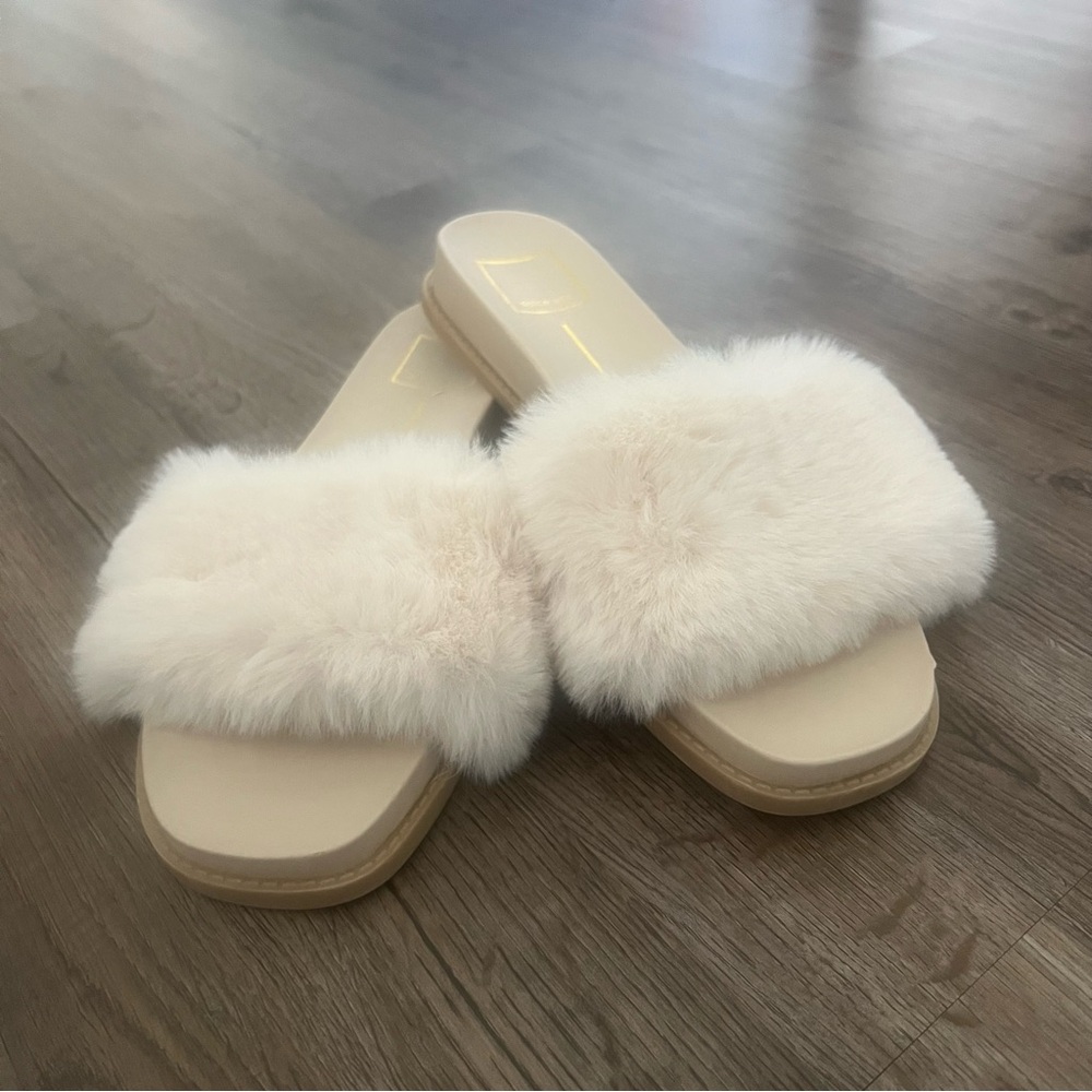 DV by Dolce Vita Cream Plush Slippers